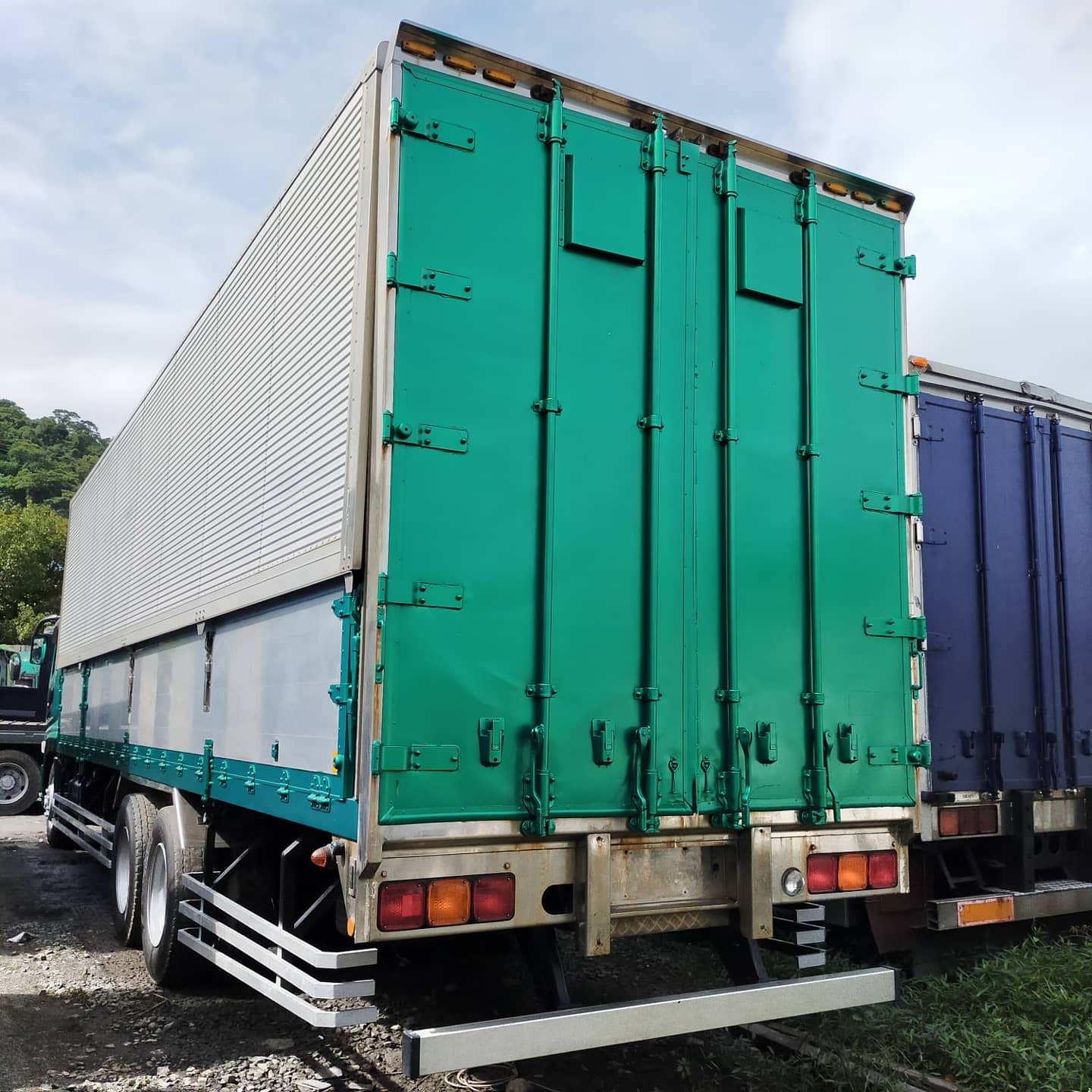 FUSO SUPER GREAT WING VAN
