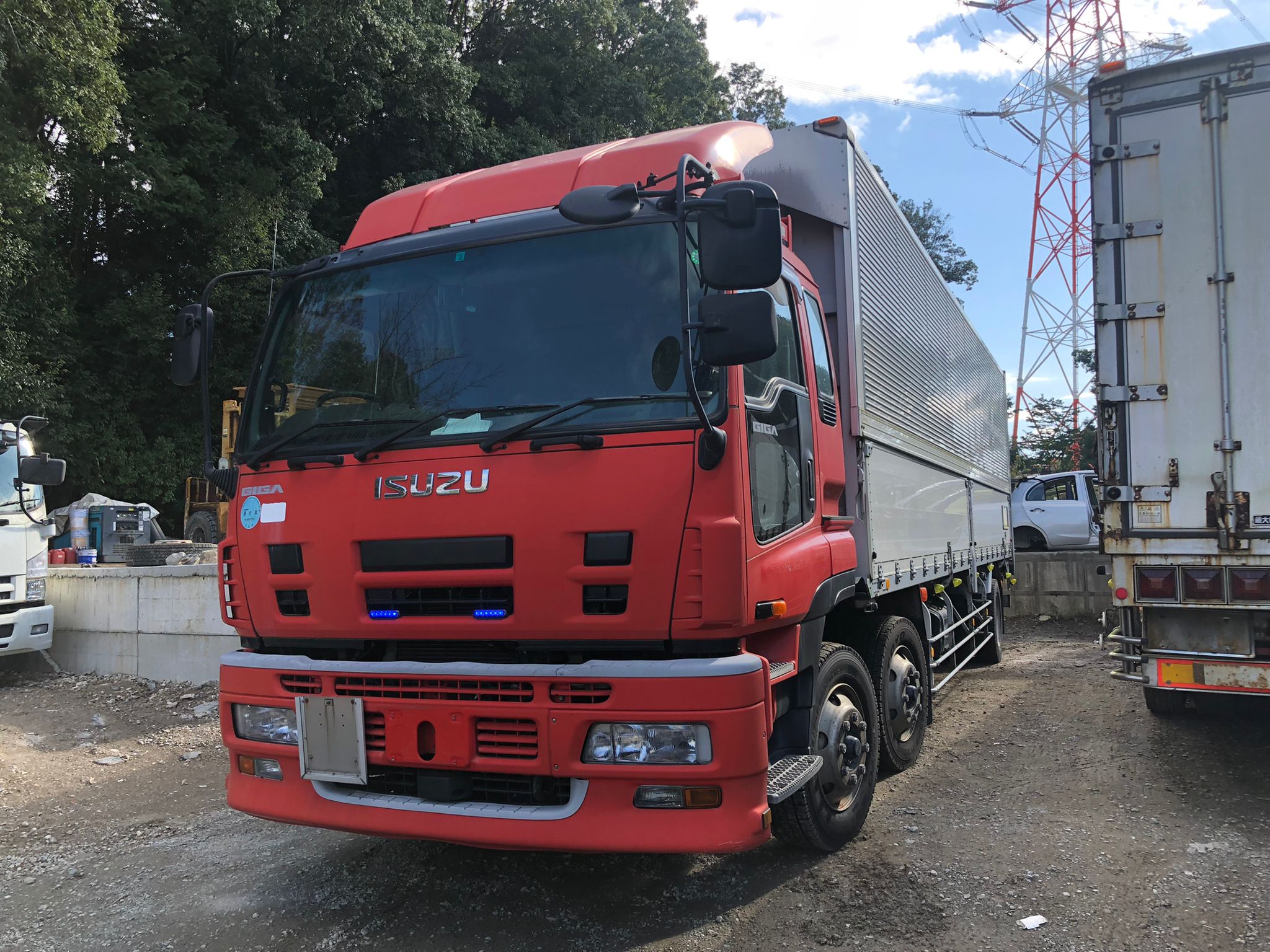 Isuzu Giga Wing Van